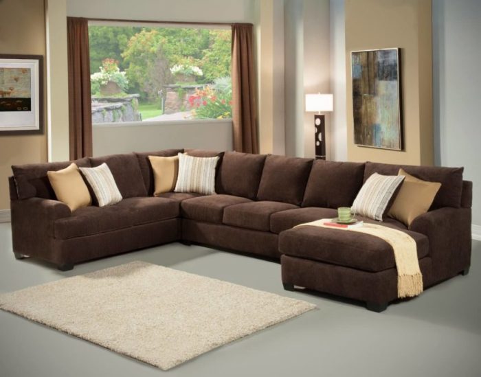 Wohnzimmer ideen braunes sofa